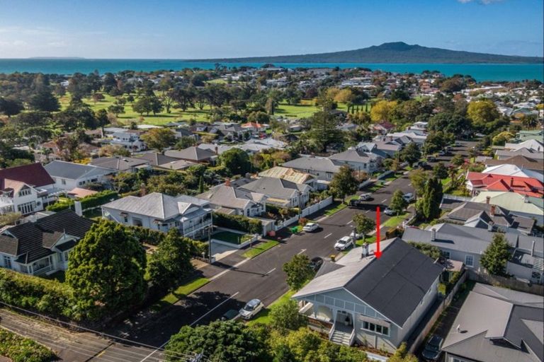 Photo of property in 39 Allenby Avenue, Devonport, Auckland, 0624