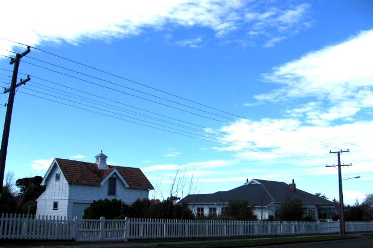 Photo of property in 37 Bell Street, Featherston, 5710