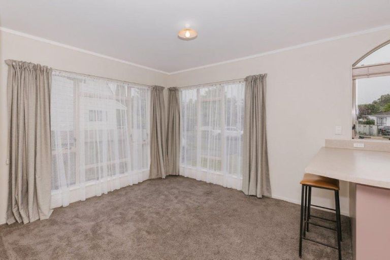 Photo of property in 14 Emmerdale Mews, Highbury, Palmerston North, 4412
