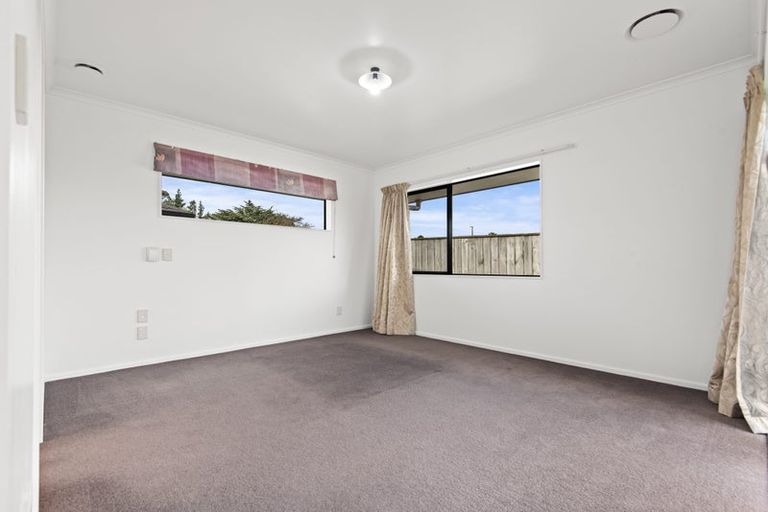 Photo of property in 9 Alpine Grove, Kelvin Grove, Palmerston North, 4414