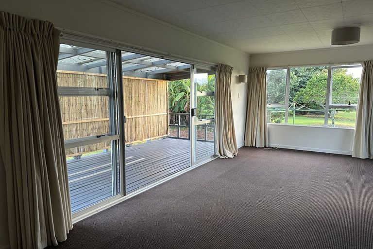 Photo of property in 25 Pyle Road West, One Tree Point, 0118