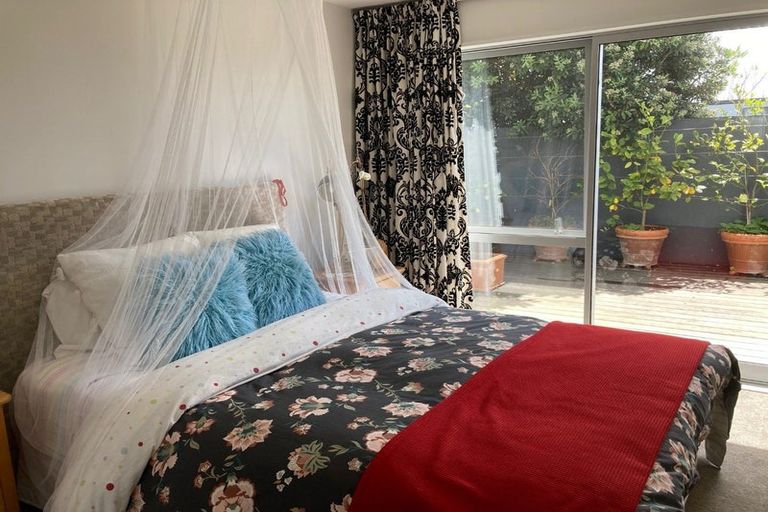 Photo of property in 6 Dunkeld Lane, Redcliffs, Christchurch, 8081