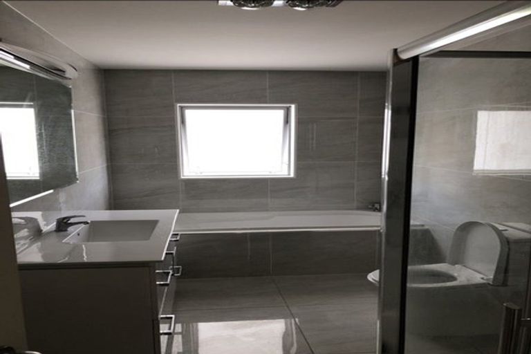 Photo of property in 41 Nimstedt Avenue, Oteha, Auckland, 0632