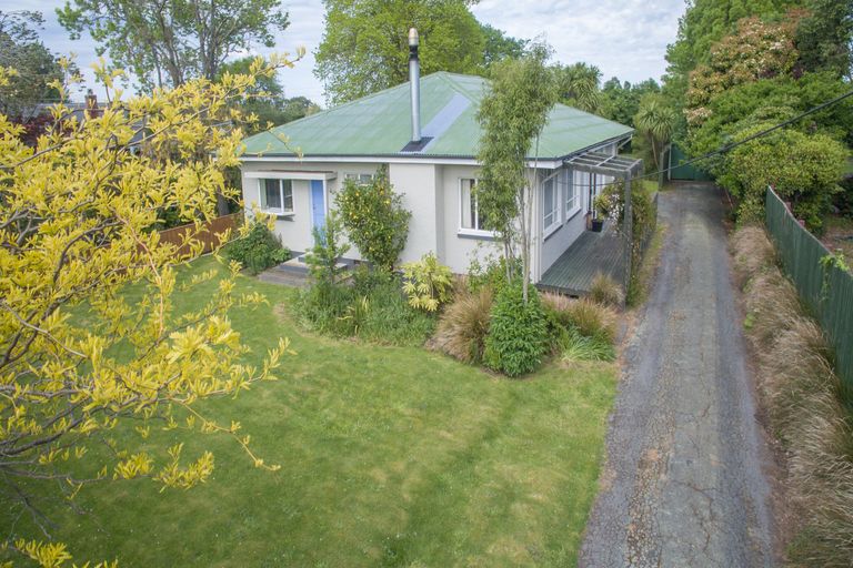 Photo of property in 26 Sarsfield Street, Southbridge, 7602