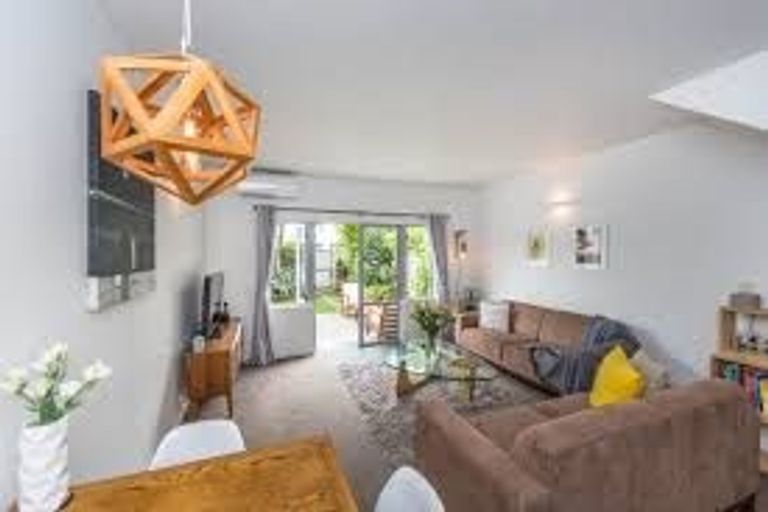 Photo of property in 4/4 Melrose Street, Christchurch Central, Christchurch, 8013