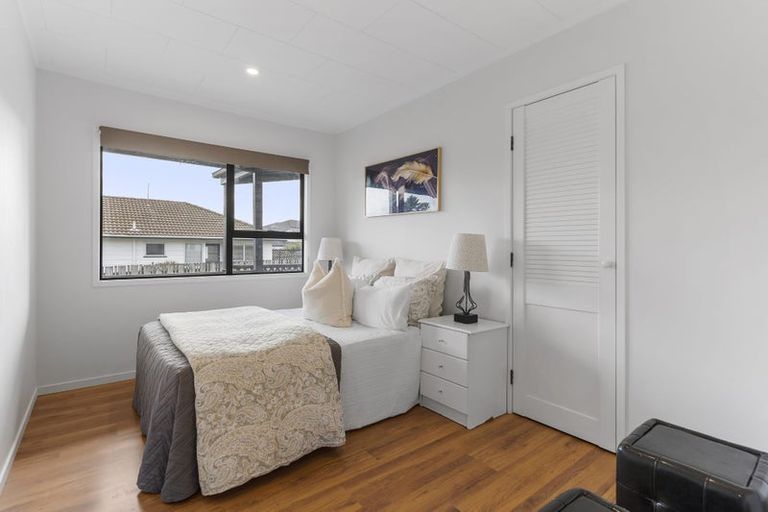 Photo of property in 91 Santiago Crescent, Unsworth Heights, Auckland, 0632