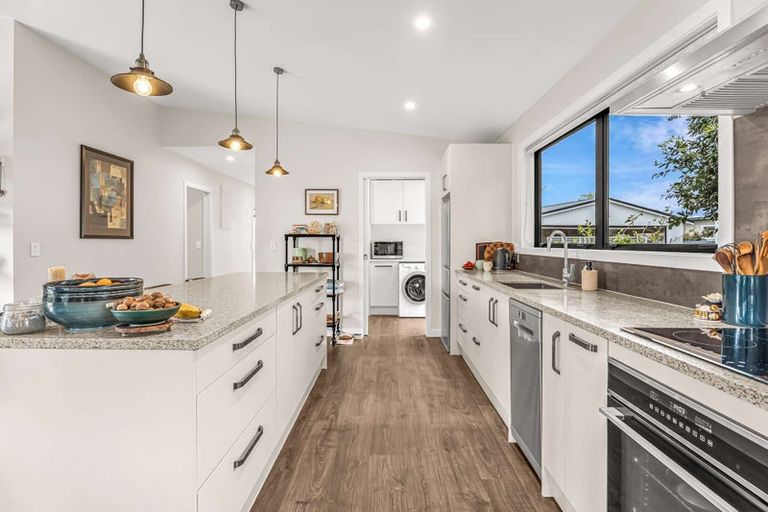 Photo of property in 17 Arthur Street, Whitianga, 3510