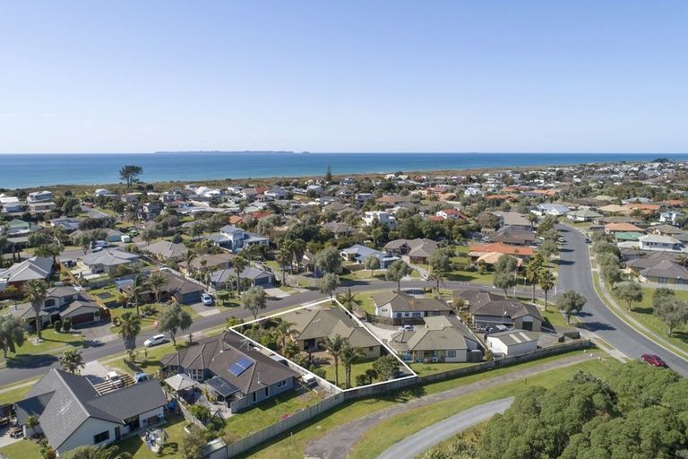 Photo of property in 9 Corinth Grove, Papamoa Beach, Papamoa, 3118