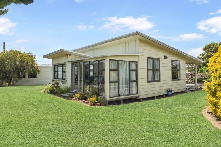 Photo of property in 31 Shortt Street, Foxton Beach, Foxton, 4815