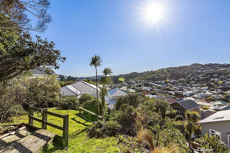 Photo of property in 7 Cam Street, Island Bay, Wellington, 6023