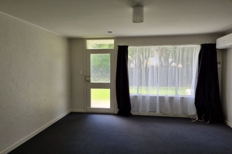 Photo of property in 3/35 Mana Esplanade, Paremata, Porirua, 5026