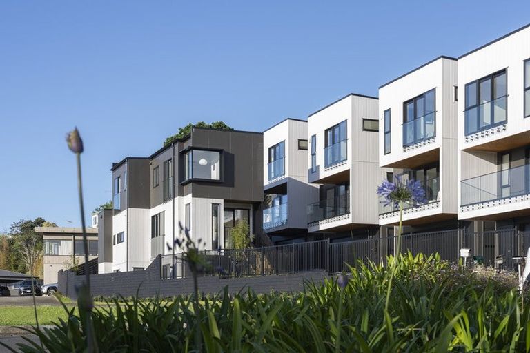 Photo of property in 33d Saint Peters Street, Northcote, Auckland, 0627