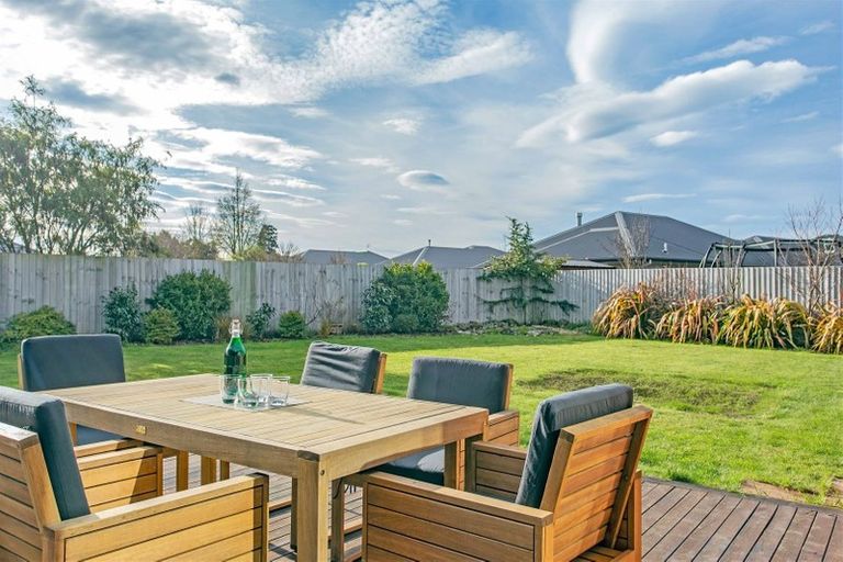 Photo of property in 72 Acacia Avenue, Rangiora, 7400