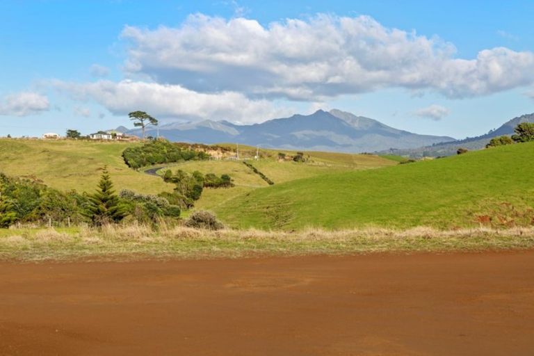 Photo of property in 2 Washer Road, Omata, New Plymouth, 4374