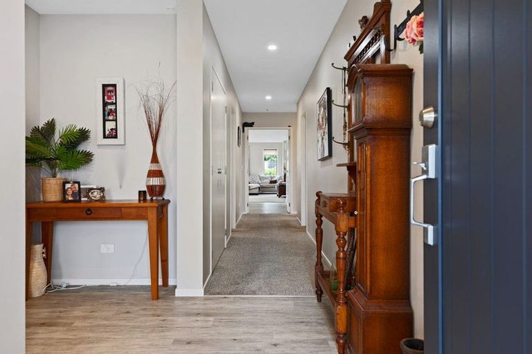 Photo of property in 128 Puhirake Crescent, Pyes Pa, Tauranga, 3112