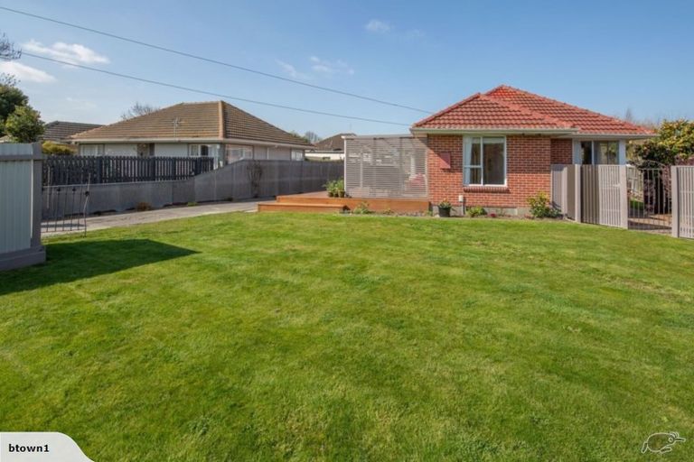 Photo of property in 26 Pembroke Street, Avondale, Christchurch, 8061