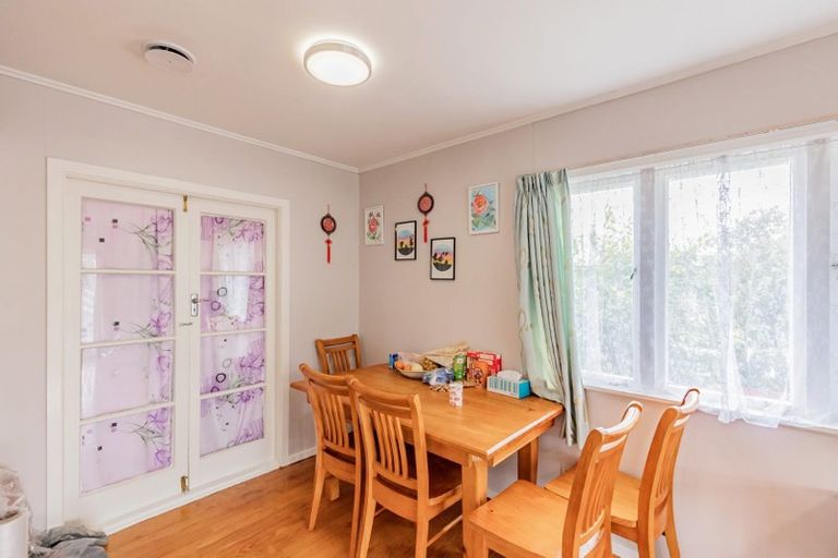 Photo of property in 1/88 Tirimoana Road, Te Atatu South, Auckland, 0602