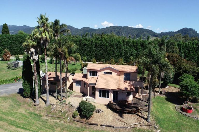 Photo of property in 6 Woodland Road, Johnsonville, Wellington, 6037