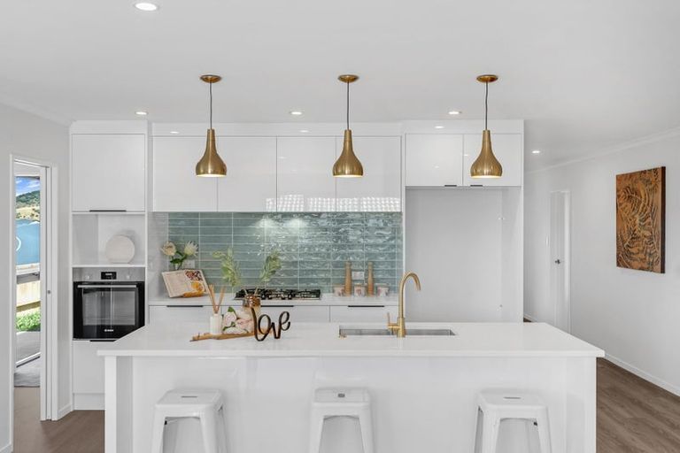 Photo of property in 2 Dolcetto Place, Pokeno, 2402