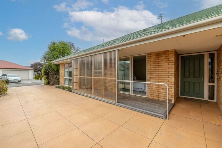 Photo of property in 6 Vangelis Lane, Mairehau, Christchurch, 8013