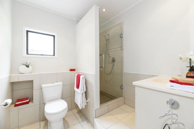 Photo of property in 8 Serrata Place, Browns Bay, Auckland, 0630