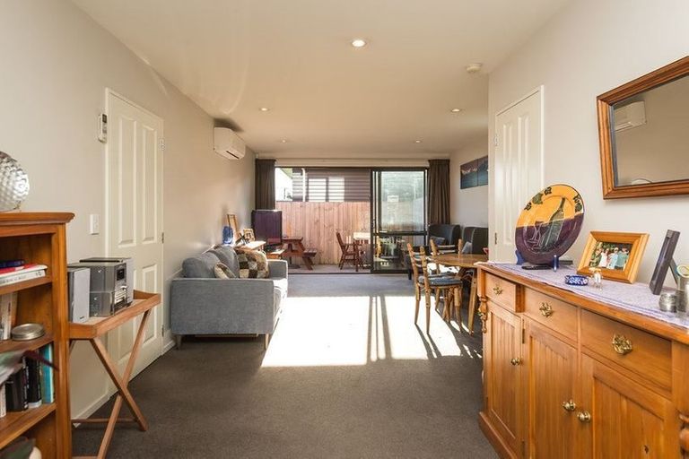 Photo of property in 1/82 Packe Street, Edgeware, Christchurch, 8013