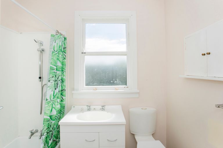 Photo of property in 15 Cochrane Street, Elgin, Gisborne, 4010