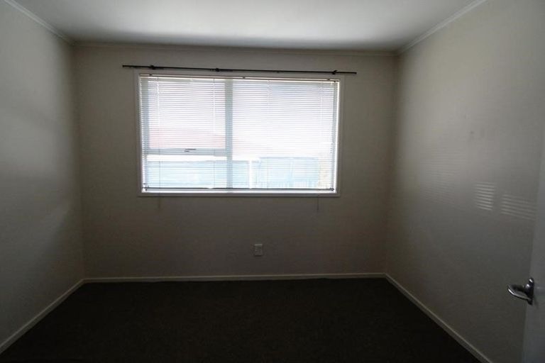 Photo of property in 1/11 Cassia Place, Sunnynook, Auckland, 0620