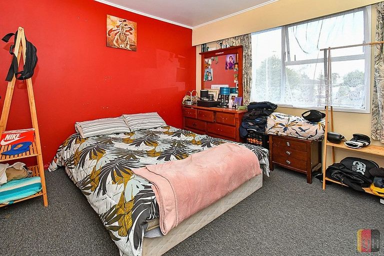 Photo of property in 37 Gainsborough Street, Manurewa, Auckland, 2102