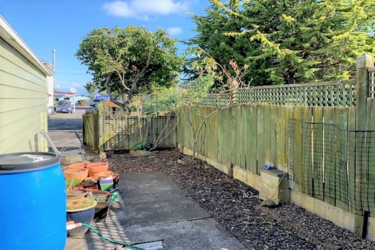 Photo of property in 2/132 Church Street, Onehunga, Auckland, 1061