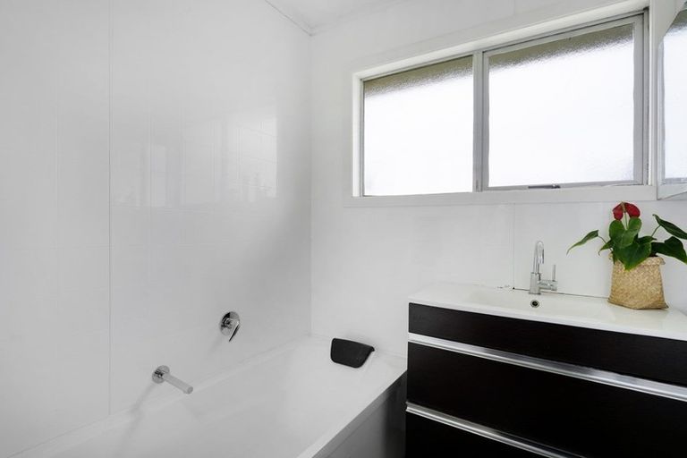 Photo of property in 12 Tiari Place, Mangere East, Auckland, 2024