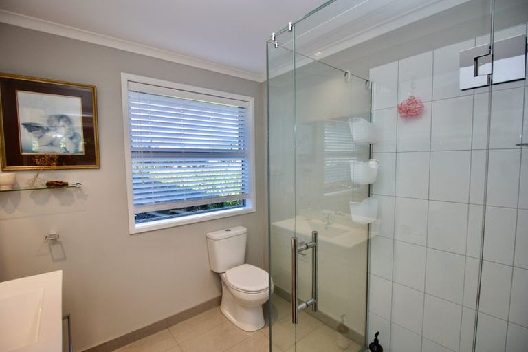 Photo of property in 2 Roseberry Place, Whitianga, 3510