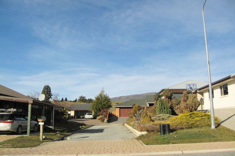 Photo of property in 37 Meadowstone Drive, Wanaka, 9305