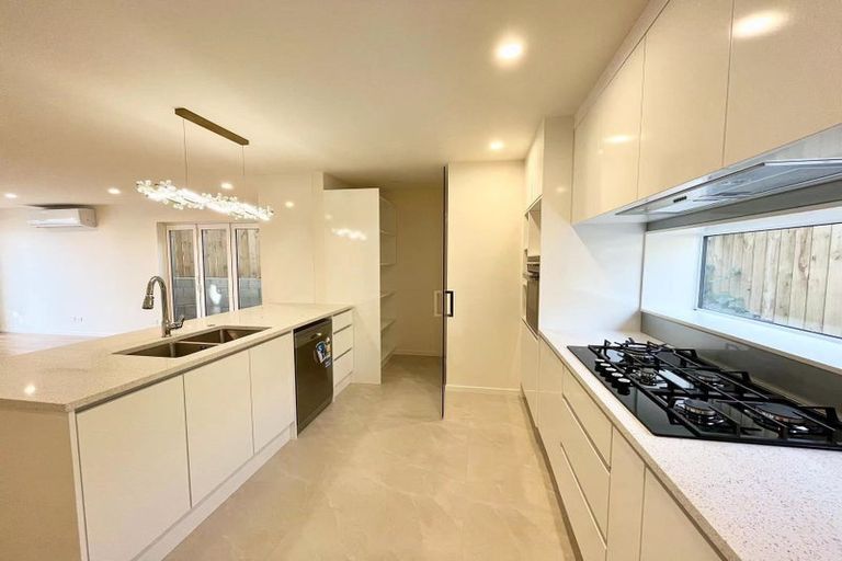 Photo of property in 146 Glengarry Road, Glen Eden, Auckland, 0602