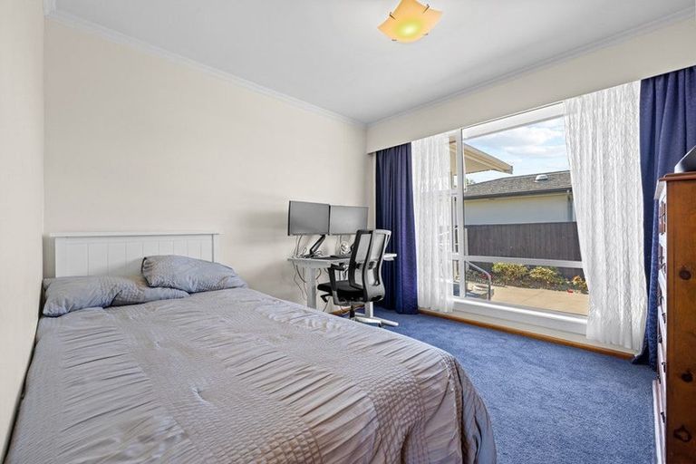 Photo of property in 15 Waratah Street, Avondale, Christchurch, 8061