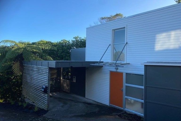 Photo of property in 6 Glentui Grove, Khandallah, Wellington, 6035