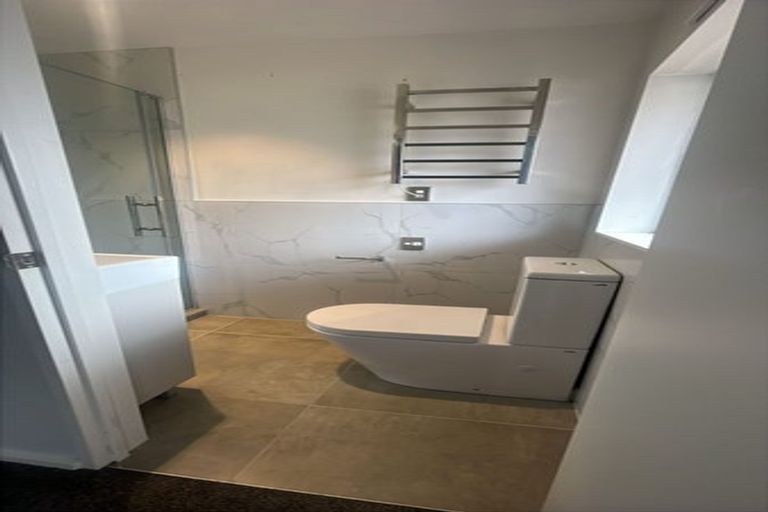 Photo of property in 75 Bordeaux Parade, Te Atatu South, Auckland, 0610