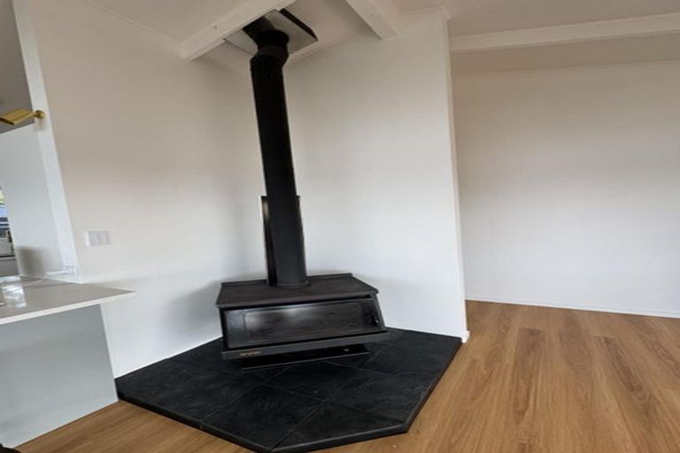 Photo of property in 3 Hartley Terrace, Massey, Auckland, 0614