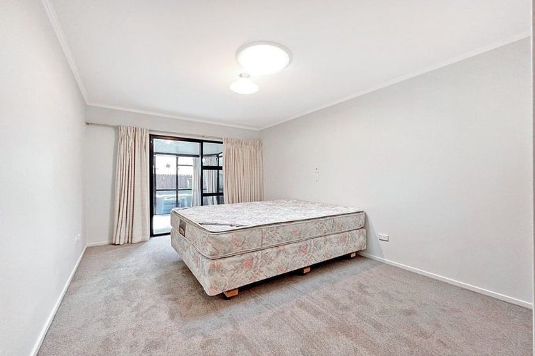 Photo of property in 1/17 Milford Road, Milford, Auckland, 0620