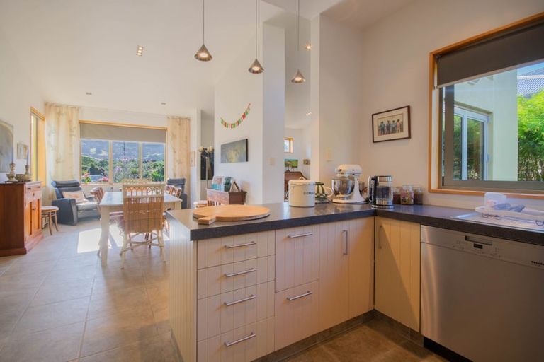 Photo of property in 33 Seaview Lane, Wainui, French Farm, 7582