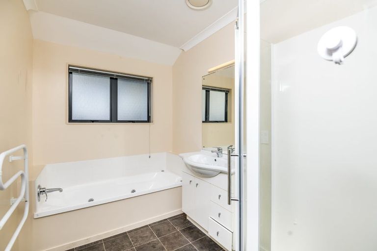 Photo of property in 68 Erlestoke Crescent, Churton Park, Wellington, 6037