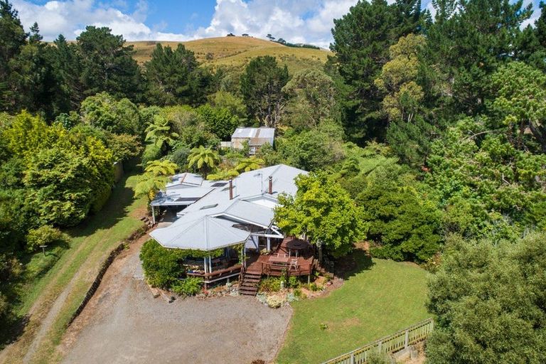 Photo of property in 303 Kahuterawa Road, Linton, Palmerston North, 4472