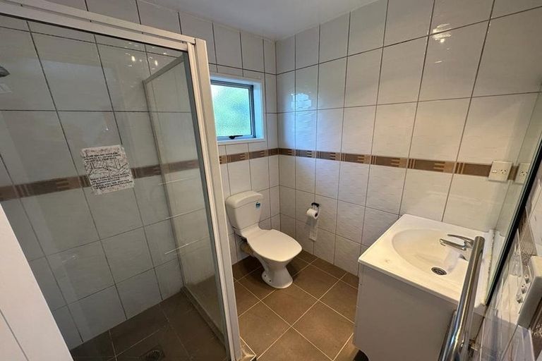 Photo of property in 15 Leo Street, Glen Eden, Auckland, 0602