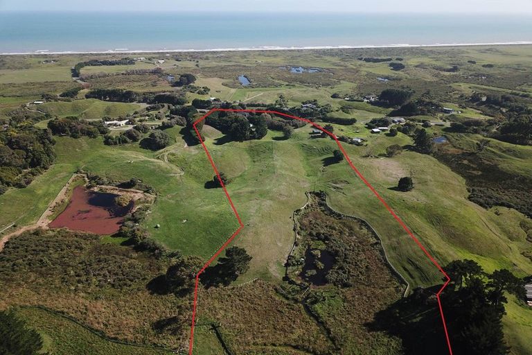 Photo of property in 207 Te Hapua Road, Te Horo, Otaki, 5581
