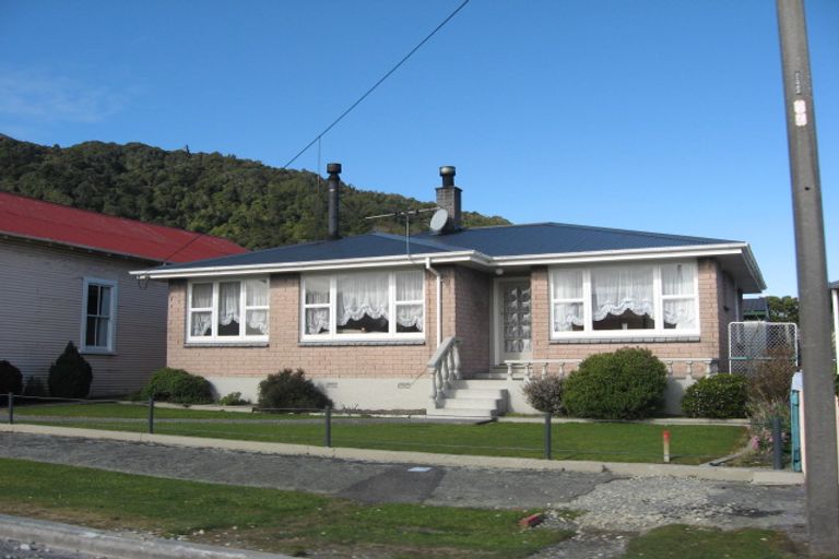 Photo of property in 13 Cardwell Street, Cobden, Greymouth, 7802