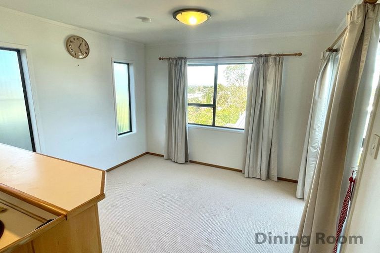 Photo of property in 1/13 Target Road, Totara Vale, Auckland, 0629