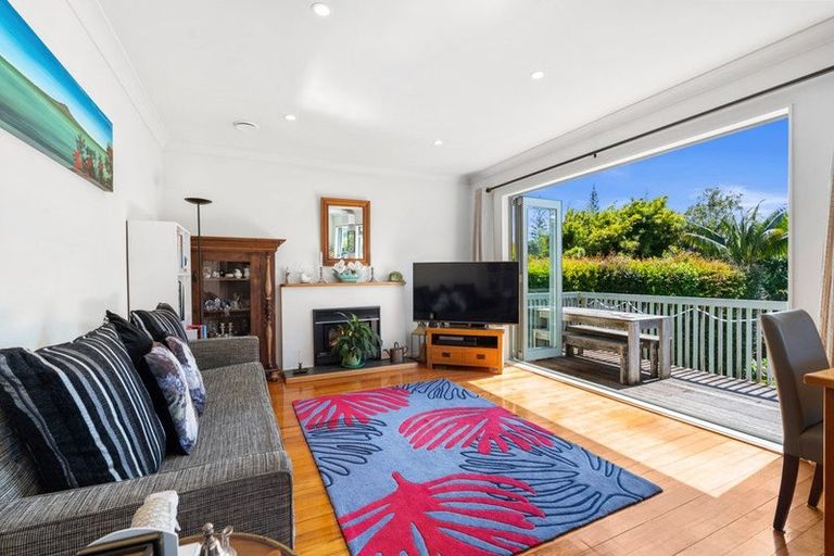 Photo of property in 12 Linwood Avenue, Forrest Hill, Auckland, 0620