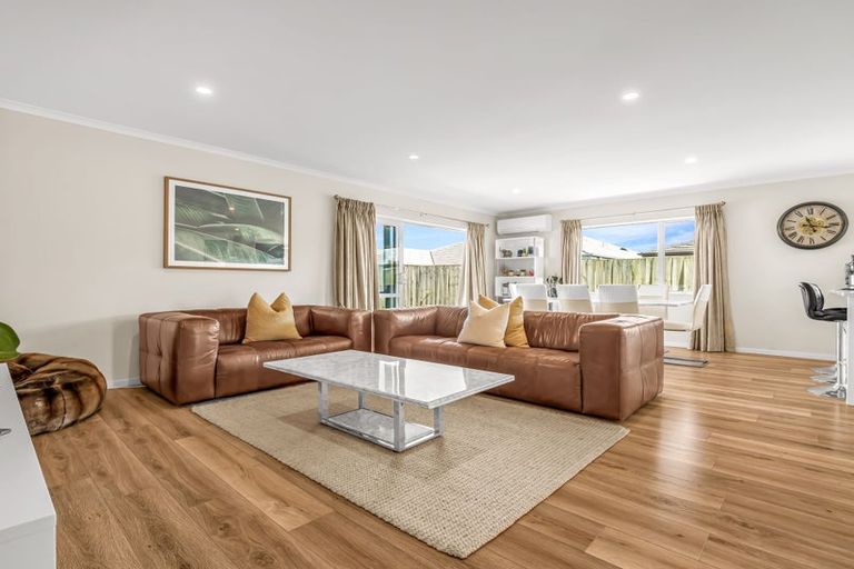 Photo of property in 21 O Ruamano Crescent, Pukekohe, 2120