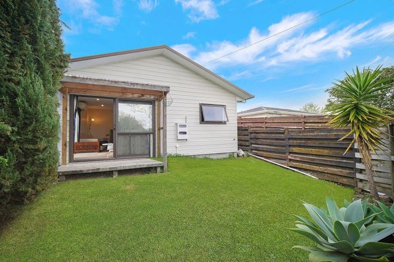 Photo of property in 164 Hutchinson Avenue, New Lynn, Auckland, 0600