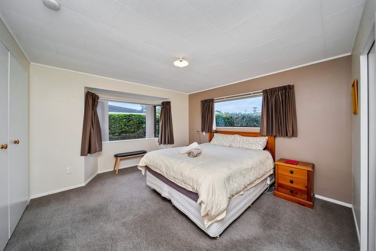 Photo of property in 31 Tiverton Crescent, Whalers Gate, New Plymouth, 4310